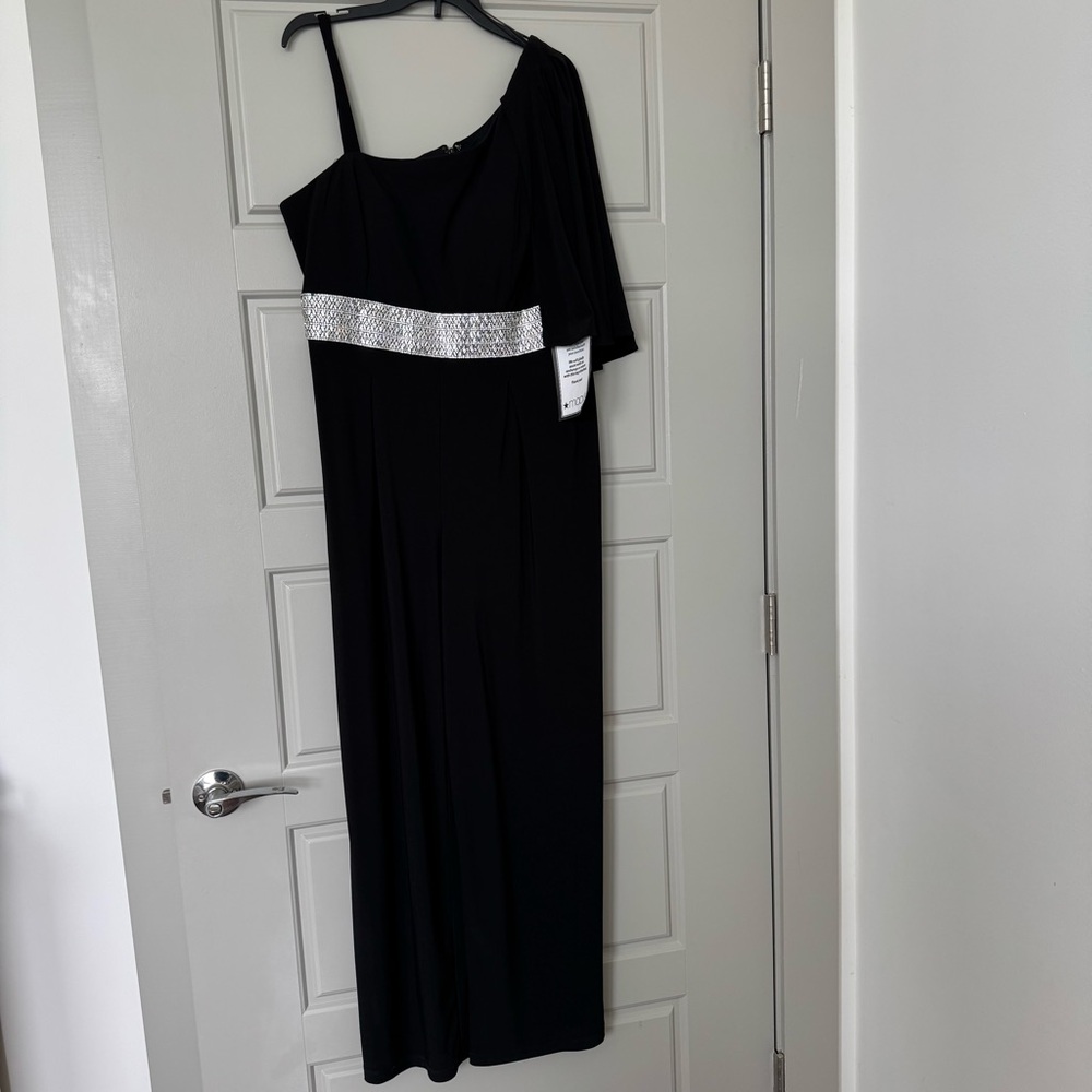 R&M Richards Black One-Shoulder Jumpsuit - SIZE 10P
